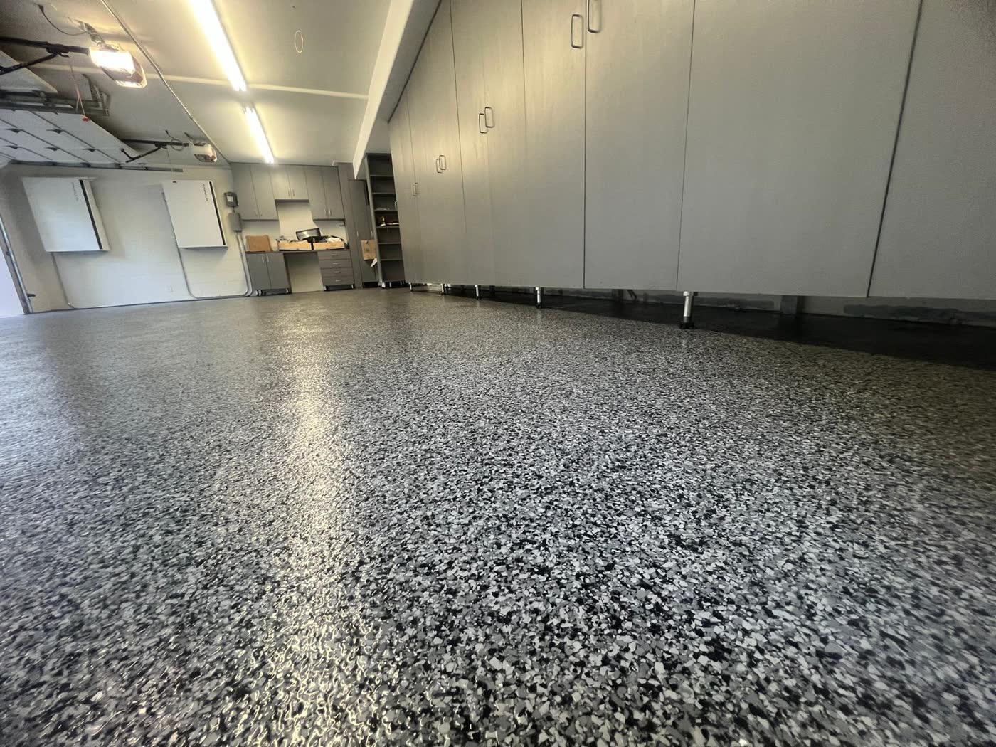 Flake epoxy garage floor installed in Los Angeles
